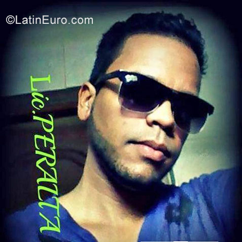 Date this hard body Dominican Republic man EDINSON from Santiago DO26812