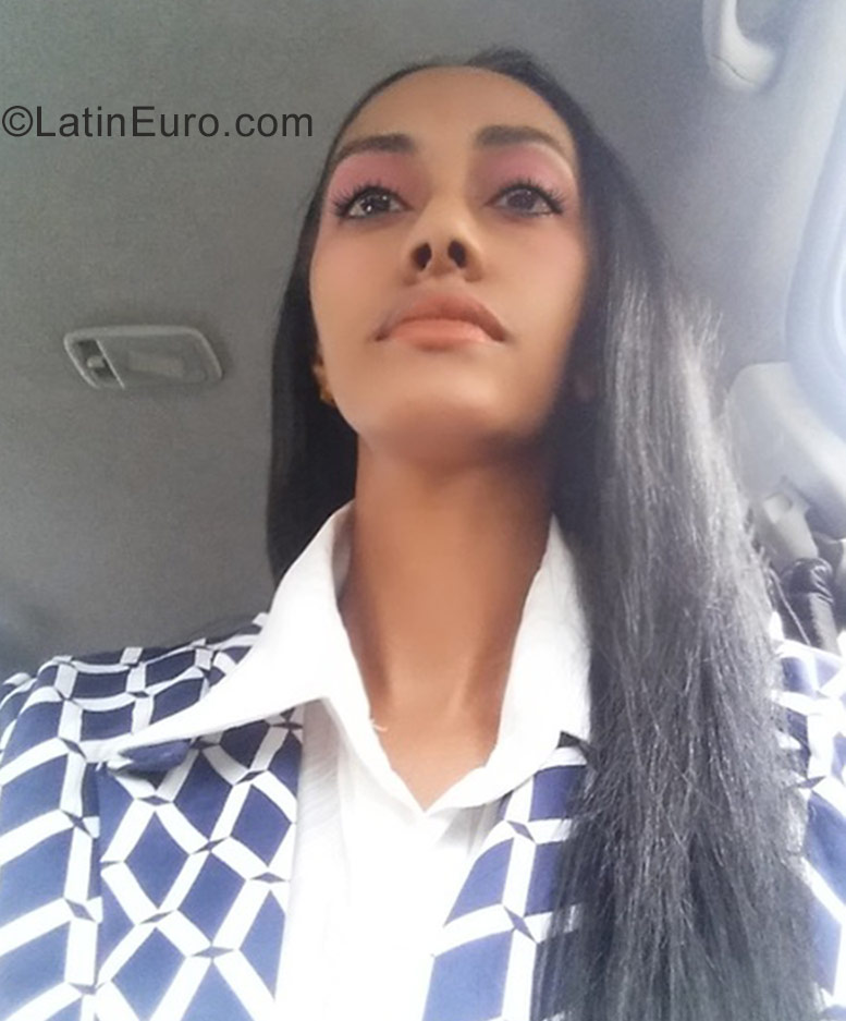 Date this exotic Dominican Republic girl Esther from Santo Domingo DO26826