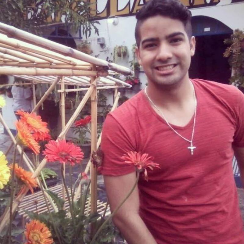 Date this nice looking Colombia man Gabriel from Los Angeles CO19744