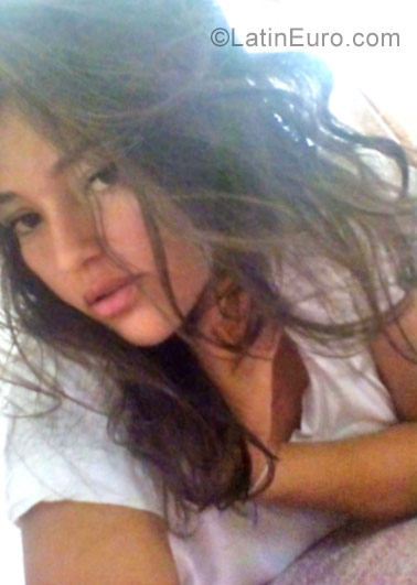 Date this beautiful Colombia girl Paola from Bucaramanga CO20530