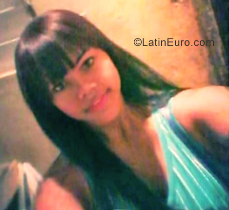 Date this attractive Dominican Republic girl Yuliana from Santo Domingo DO26916