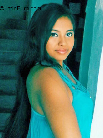 Date this athletic Colombia girl Marcela from Cali CO19863