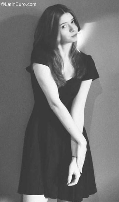 Date this fun Brazil girl Barbara from Cabo Frio BR9846