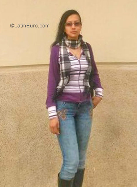 Date this pretty Colombia girl MARIA from Bogota CO19904