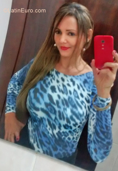 Date this nice looking Brazil girl Josiane from Sao Sebastiao BR9862