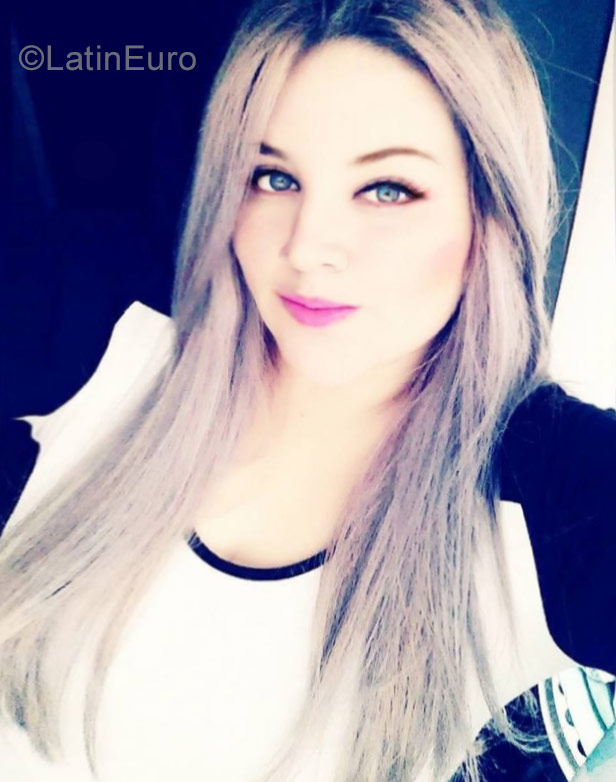 Date this passionate Colombia girl Maria from Bogota CO20408