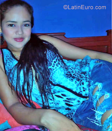 Date this nice looking Colombia girl Paola from Barranquilla CO20427