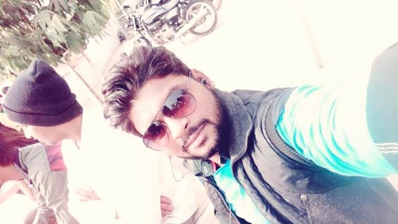 Date this hard body India man Smeer370 from Bhind IN326