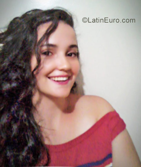 Date this passionate Brazil girl Tatiane from Londrina BR9921