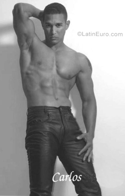 Date this stunning Dominican Republic man Erick from Santo Domingo DO27597