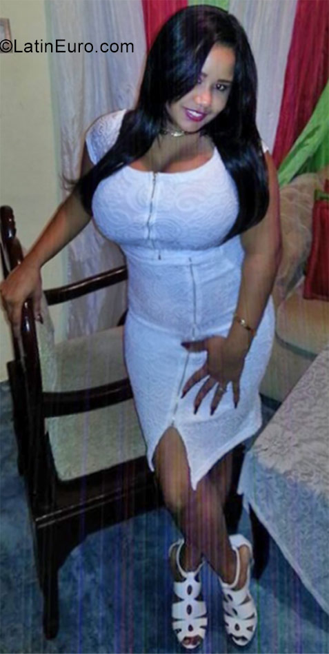 Date this exotic Dominican Republic girl Margarita from Santo Domingo DO27667