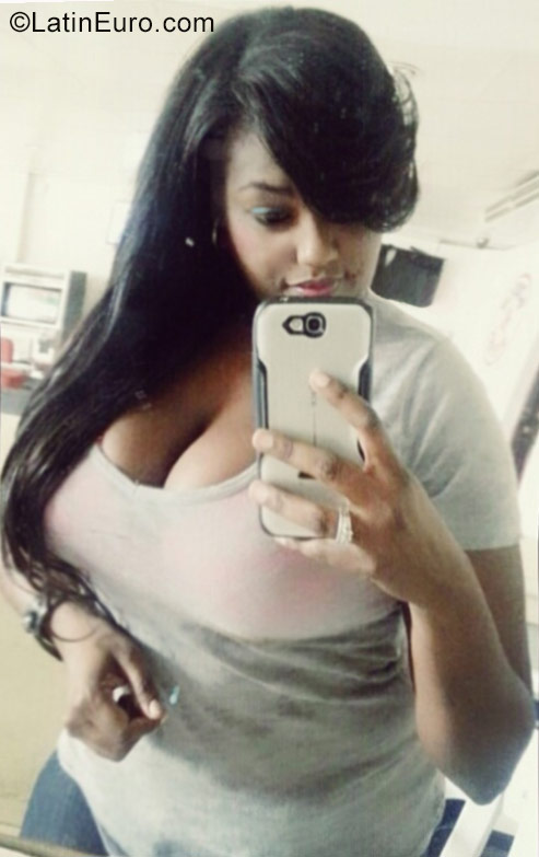 Date this fun Dominican Republic girl Luz from Santo Domingo DO27863