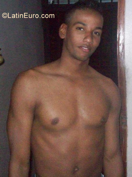 Date this exotic Dominican Republic man Edinson Enmanue from Espaillat DO27892