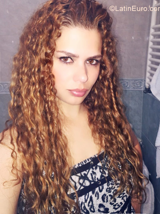 Date this delightful Portugal girl Angelsammy from Lisboa PT77