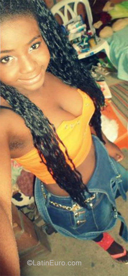 Date this beautiful Colombia girl Yiset from Bogota CO20884