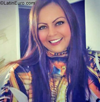 Date this good-looking Colombia girl Angela from Medellin CO20942