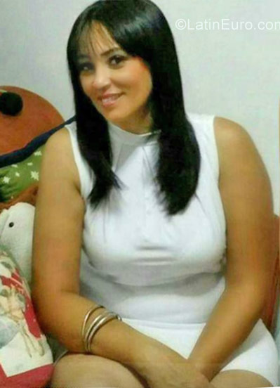 Date this sensual Colombia girl Elenitia from Barranquilla CO20953
