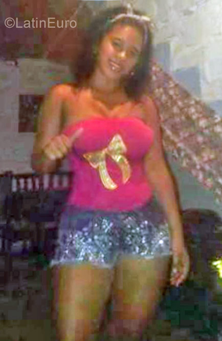 Date this athletic Colombia girl Sol from Cali Valle CO21060