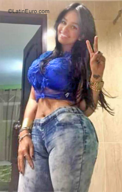 Date this gorgeous Dominican Republic girl Anyelinia from Santiago DO28225