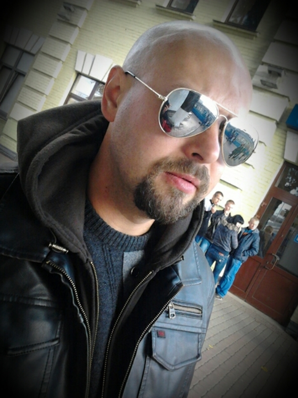 Date this athletic United Arab Emirates man Michal from Dubai AE53