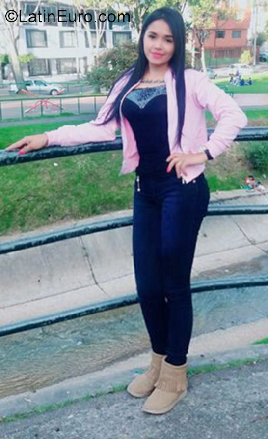 Date this fun Colombia girl Julieth from Bogota CO21205