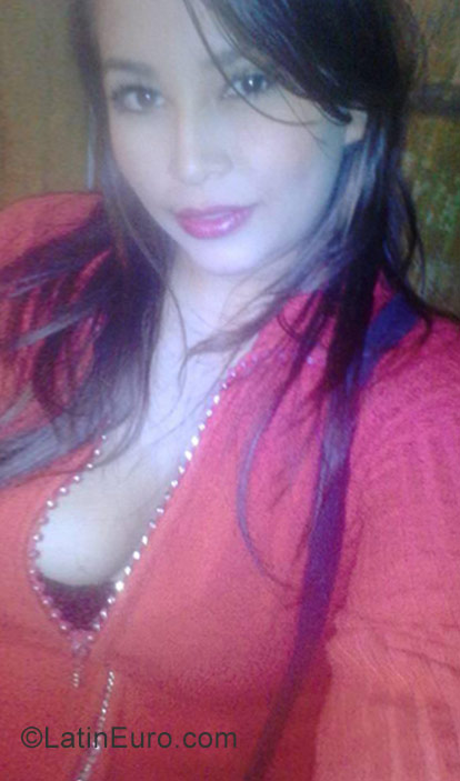 Date this cute Colombia girl Isabella from Cali CO21262