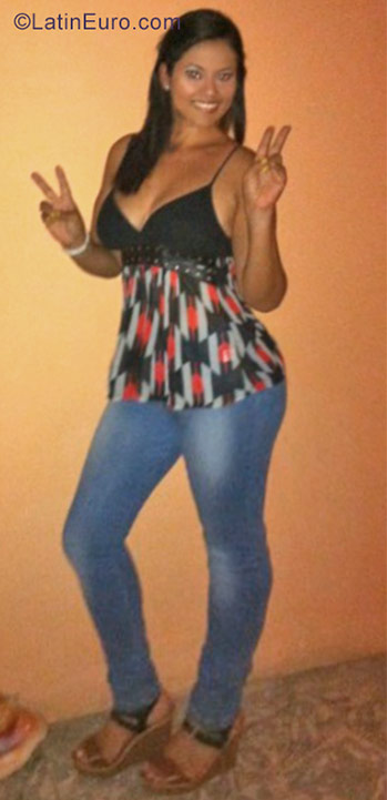 Date this charming Colombia girl Sandra from Pereia CO21273