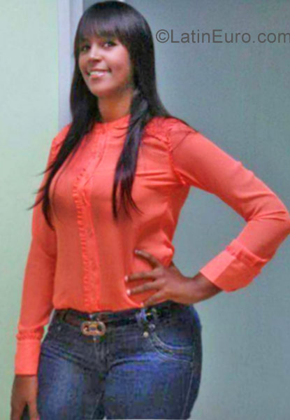 Date this sultry Dominican Republic girl Antia from Santo Domingo DO41214