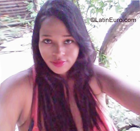 Date this beautiful Dominican Republic girl Dahiana from Santo Domingo DO28791