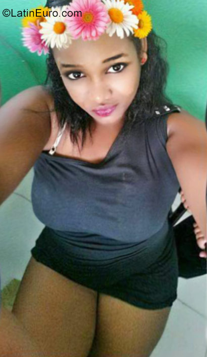 Date this cute Dominican Republic girl Yohanna from Santiago De Los Caballeros DO28821