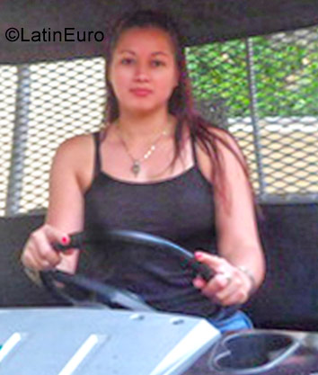 Date this attractive Colombia girl Damaris from Medellin CO21553