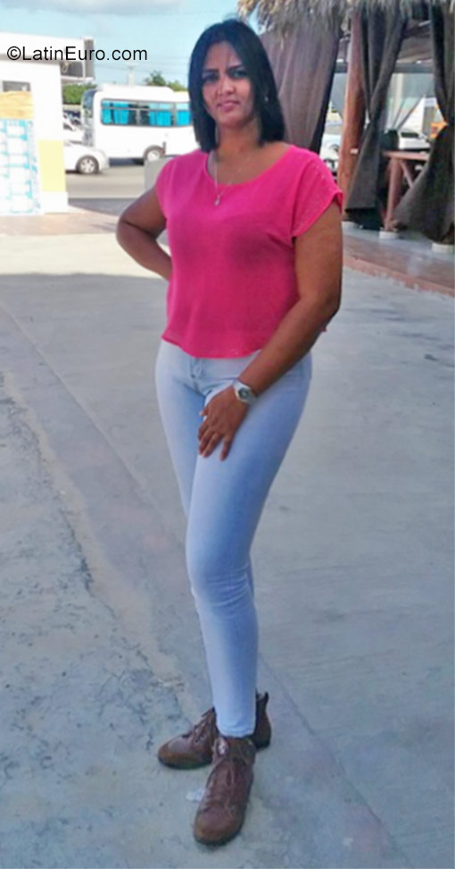 Date this funny Dominican Republic girl Johany from Santo Domingo DO28850