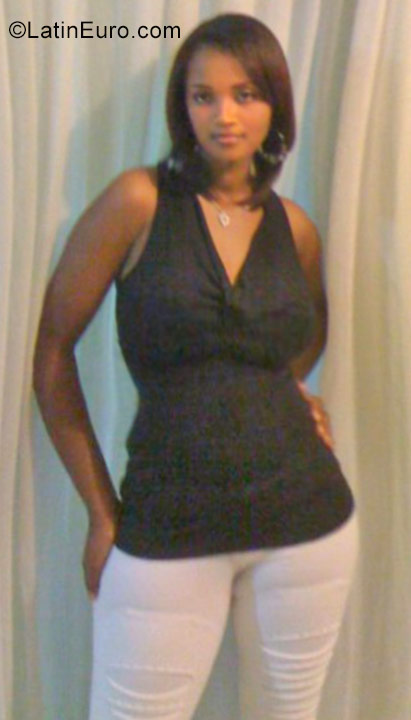 Date this fun Dominican Republic girl Claudia from Santiago DO35982