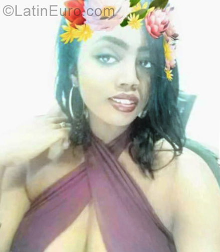 Date this sultry Dominican Republic girl Andreina from Hato de Mayor DO28943