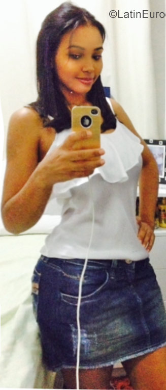 Date this gorgeous Brazil girl Claudiane from Recife BR10059