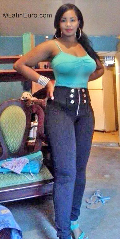 Date this delightful Dominican Republic girl Arlenys from Santiago DO28967