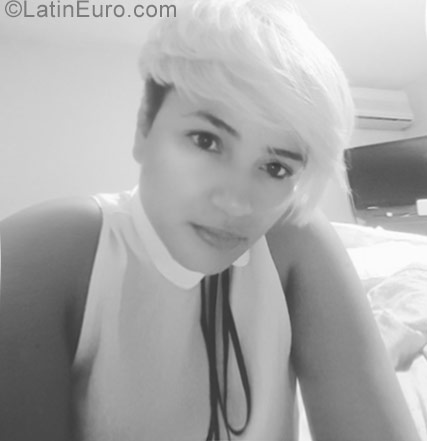 Date this passionate Dominican Republic girl Monica from Santo Domingo DO29125