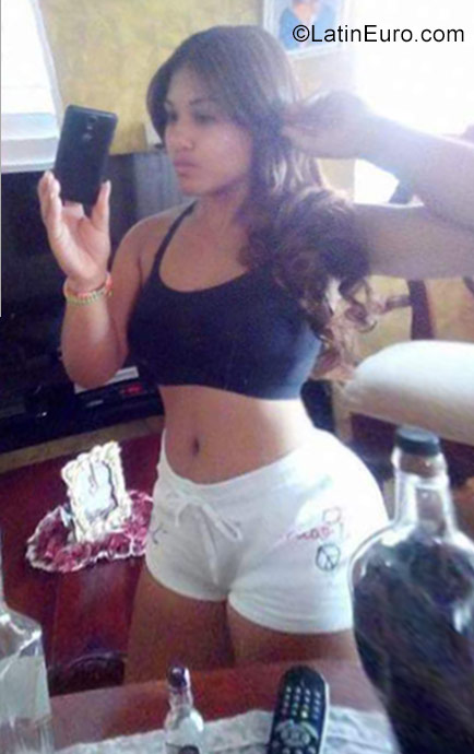 Date this voluptuous Dominican Republic girl Parsivana from Puerto Plata DO29237