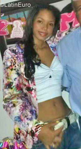 Date this foxy Colombia girl Jennifer from Cali CO21949