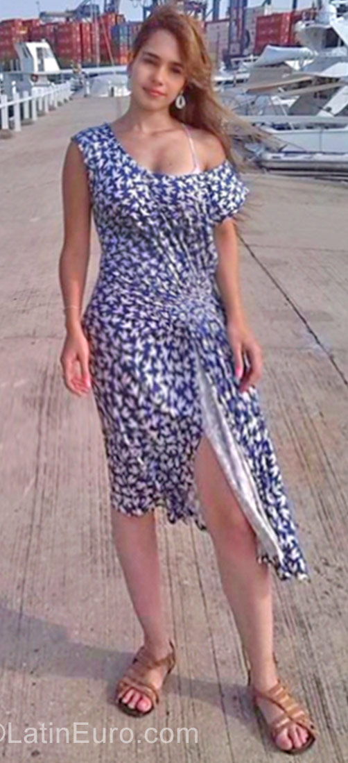 Date this athletic Colombia girl Marisol from Medellin CO22000