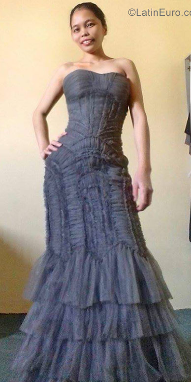 Date this tall Qatar girl Ruby from Qatar QA24