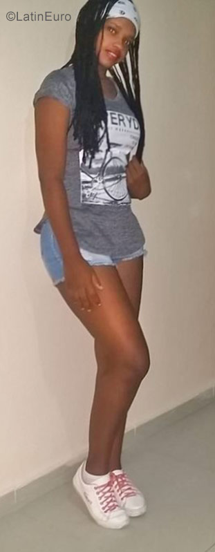 Date this foxy Dominican Republic girl Yolenny piron from Santo Domingo DO29676