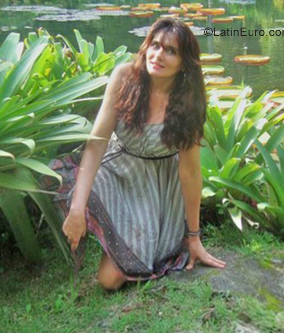 Date this cute Brazil girl Maria Aparecida from Rio De Janeiro BR10176