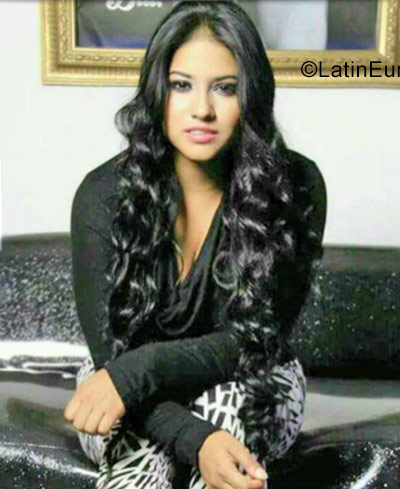 Date this tall Colombia girl Andrea from Cali CO22087