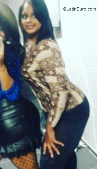 Date this voluptuous Brazil girl Camila from Sete Lagoaste BR10193