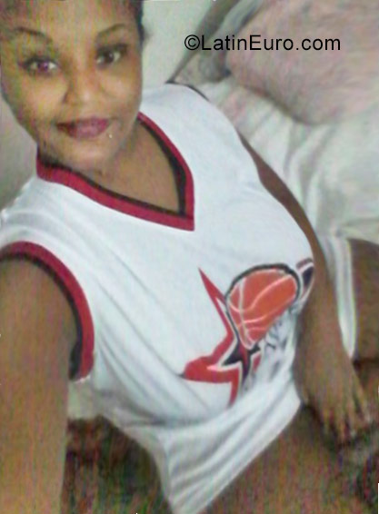 Date this sensual Dominican Republic girl Kiara from Santiago DO29838