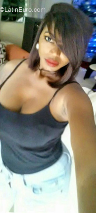 Date this voluptuous Dominican Republic girl Shanelly from Santo Domingo DO29846
