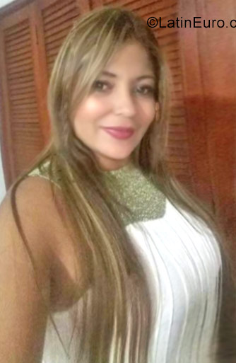 Date this charming Colombia girl Stella from Cartagena CO22118