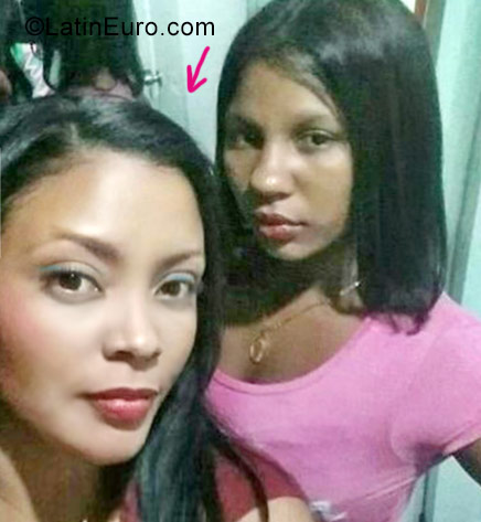 Date this pretty Dominican Republic girl Carolin from Santo Domingo DO29928