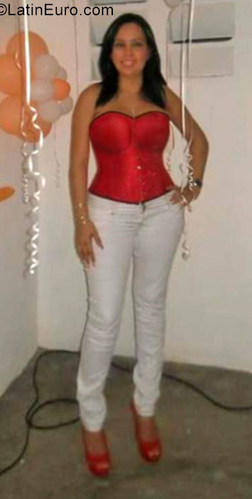 Date this lovely Dominican Republic girl Darolyn from Santo Domingo DO39889